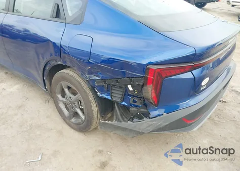 2025 Kia K4 Lxs из США, поврежденный, VIN 3KPFT4DE9SE152741